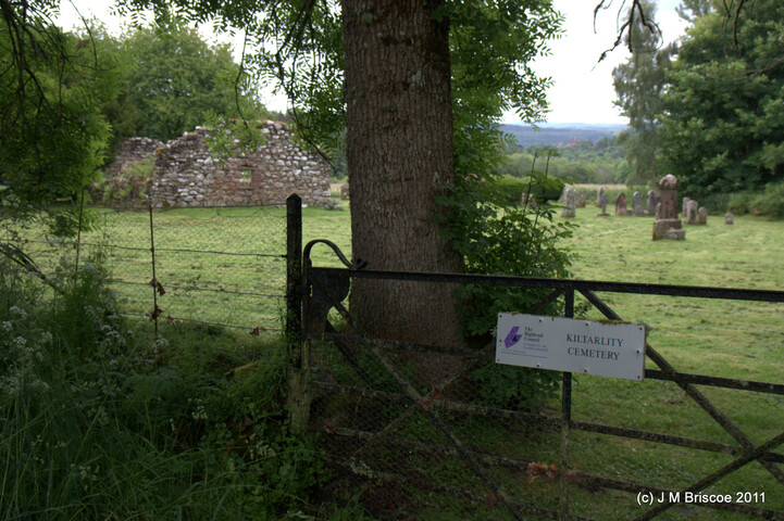 Kiltarlity Old Parish Church Graveyard_5866539140_o.jpg