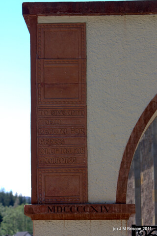Dores War Memorial_5794979496_o.jpg