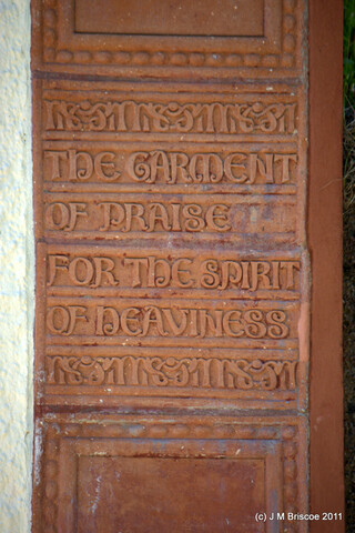 Dores War Memorial_5794981338_o.jpg