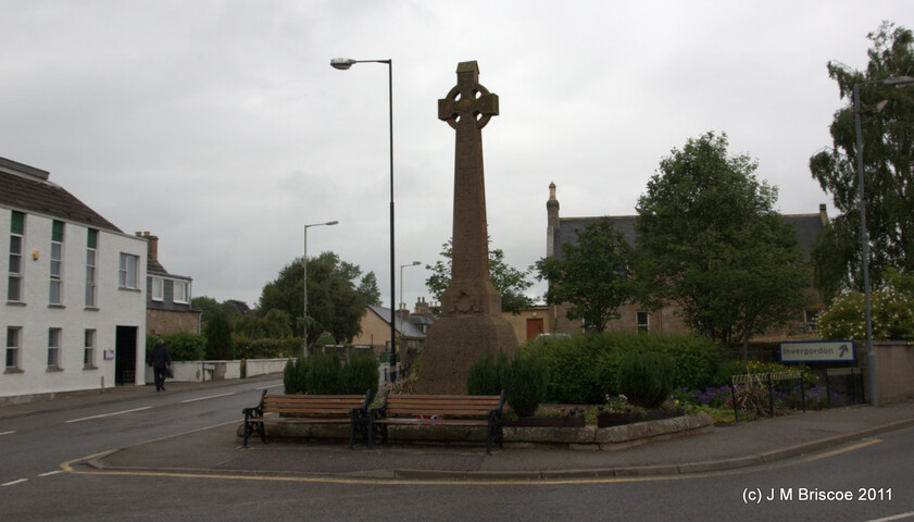 Alness War Memorial_5867797614_o.jpg
