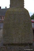 Alness War Memorial_5867802670_o.jpg
