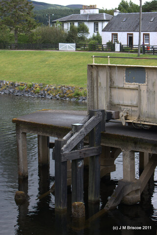 Gairlochy Swing Bridge_5889173332_o.jpg