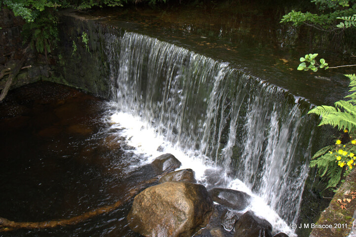 Allt Sheangain Aqueduct_5896117439_o.jpg