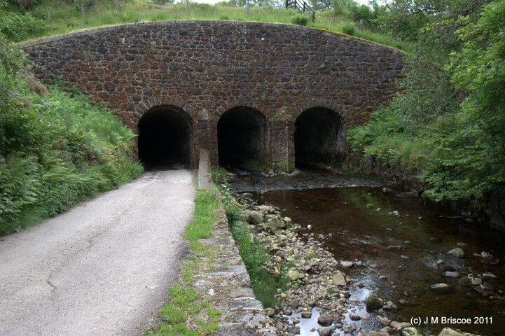 Allt Sheangain Aqueduct_5896687526_o.jpg