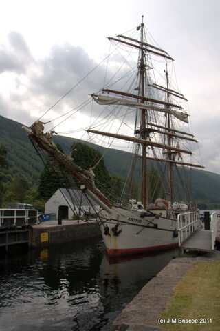 Laggan Locks_5937910543_o.jpg