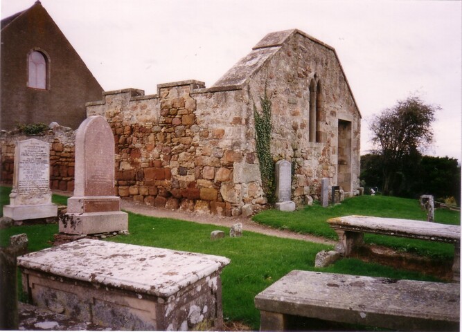 mhg7226  auldearn medieval church 1 - 2010.JPG