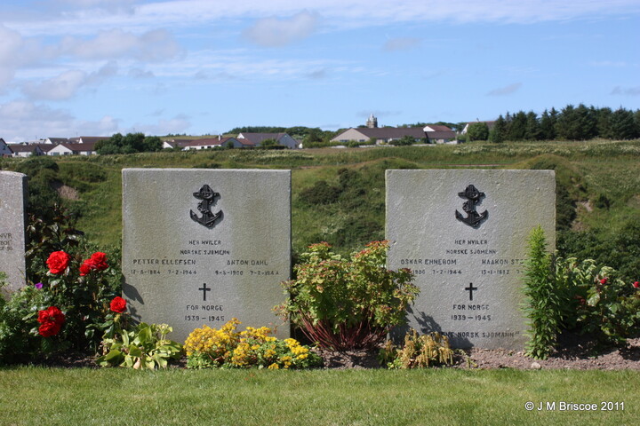 MOUNT VERNON, CEMETERY THURSO_6204544896_o.jpg