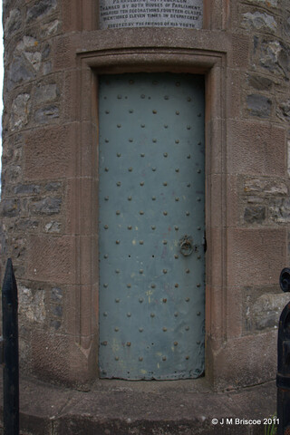 Monument To Sir Hector Macdonald, Millbuie_6055921068_o.jpg