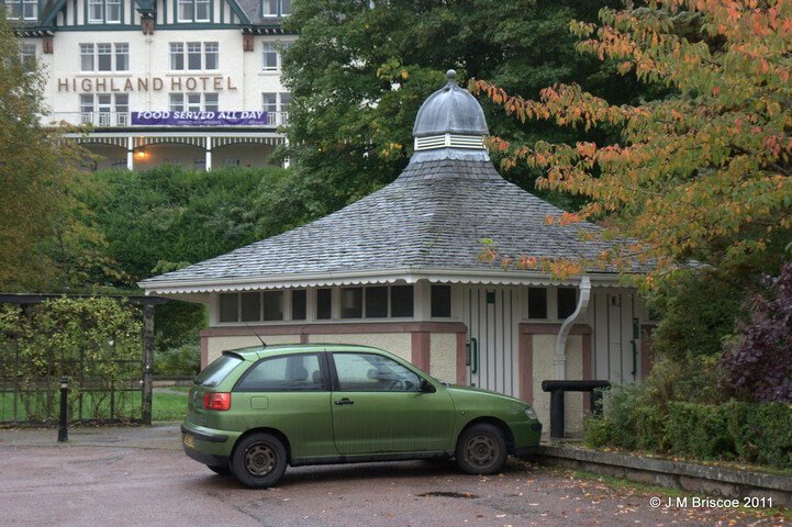 The Square, Strathpeffer_6201277329_o.jpg