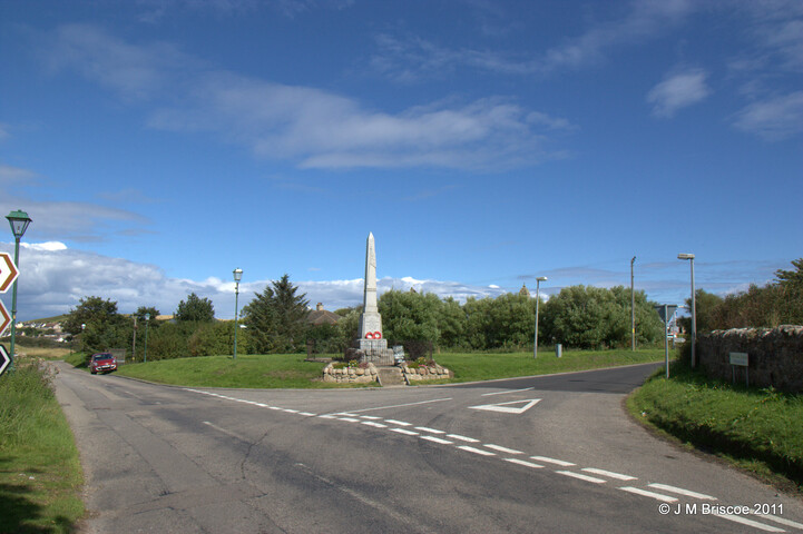 Tarbat Parish War Memorial, Portmahomack_6058775772_o.jpg