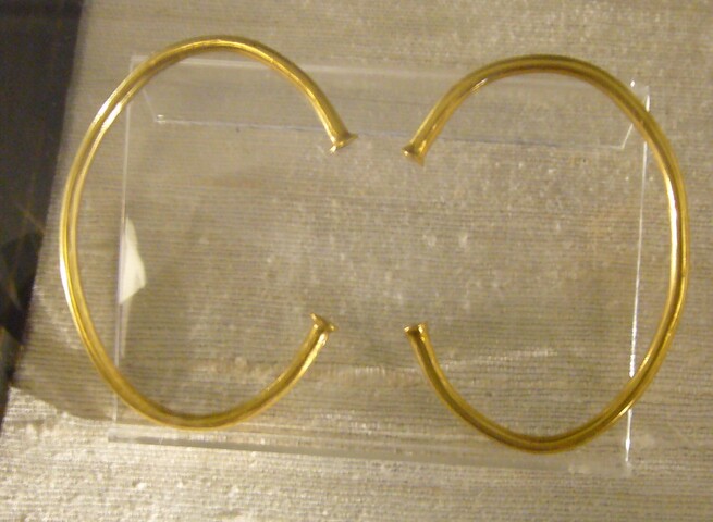 MHG4170 Kilmallie armlets.jpg