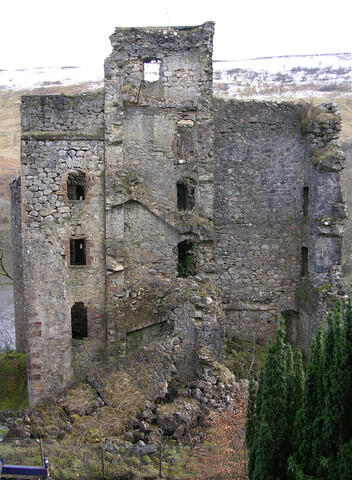 MHG5519 invergarry castle.jpg