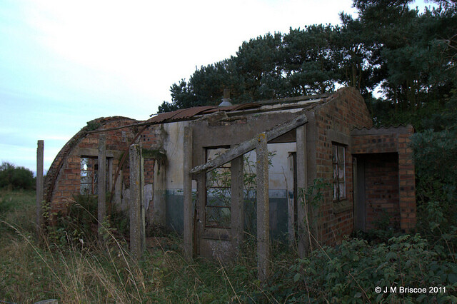 Nissen Hut (Guard House), Loans of Tullich Accommodation Camp associated_6244319661_m.jpg