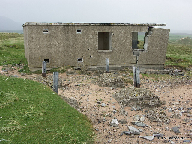 RAF Faraid Head, CEW R10 ROTOR Radar Station - Ground_6338093031_m.jpg