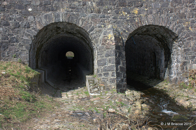 Mount Alexander Aqueduct over Allt Mor_6365313869_m.jpg