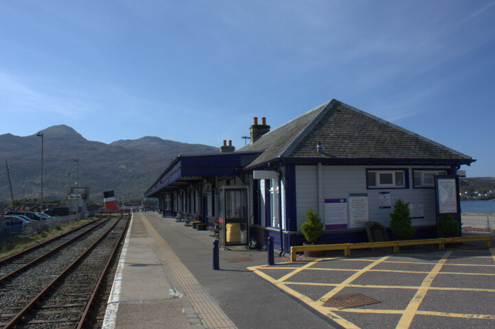 JMBriscoe_Kyle_of_Lochalsh_Train_Station_2.jpg