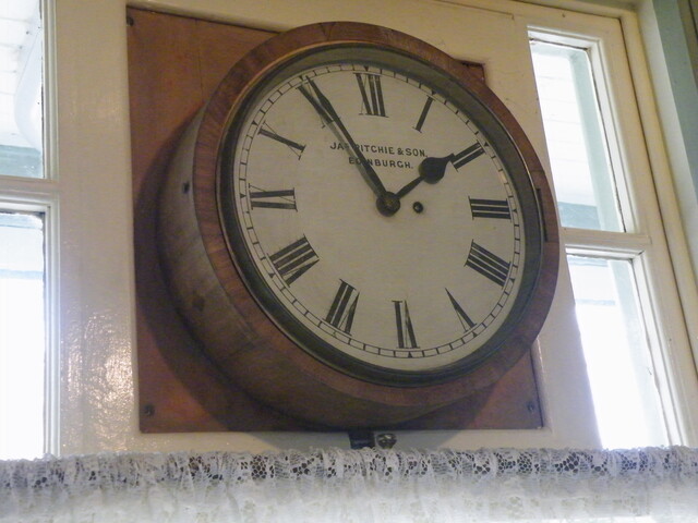 EHG3902_Booking office clock.JPG