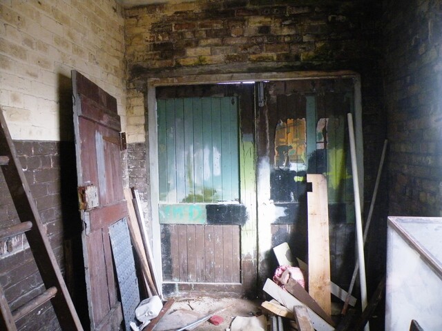 EHG3902_Store, east wall.JPG