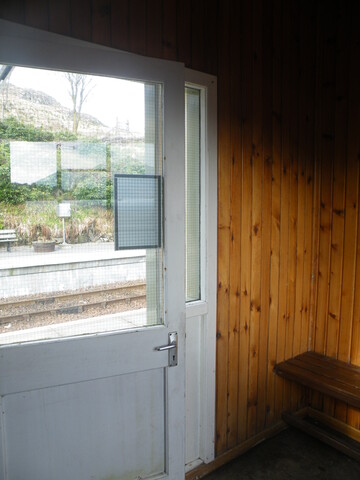 EHG3902_Waiting room, door.JPG