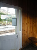 EHG3902_Waiting room, door.JPG
