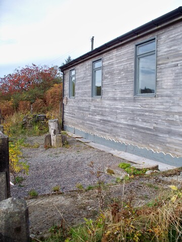 EHG3841_Elgol Church Front Garden.jpg