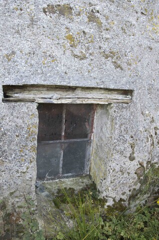 EHG3966_Photo 15-Byre window-side elevation.jpg
