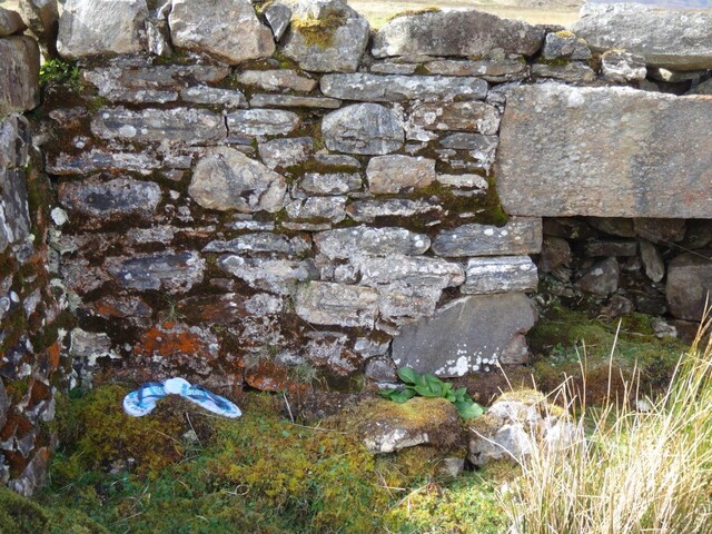 MHG56852_DSC00085 Mullardoch Building 9, fireplace and flip-flops.jpg