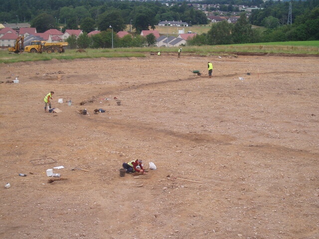 MHG32413_enclosure entrance excavation 2005.JPG