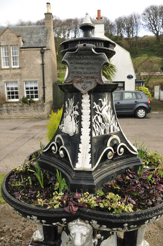 EHG4718_CommemorativeFountain_5.jpg