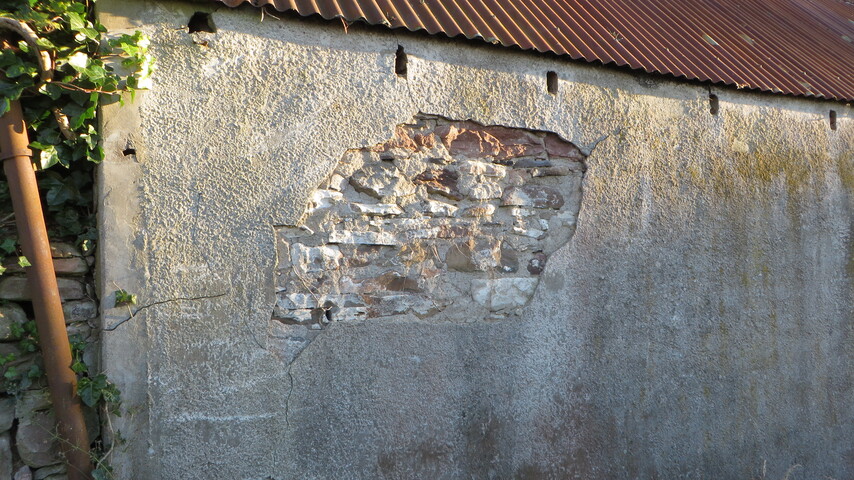 EHG4796_Wall showing brickwork.JPG