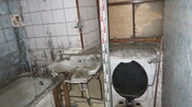 EHG5195_Little Budgate bathroom North wall.JPG