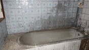 EHG5195_Little Budgate Bathroom west Internal wall.JPG