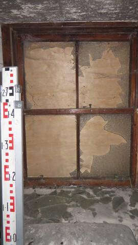 EHG5195_Little budgate Bathroom Window North wall.JPG