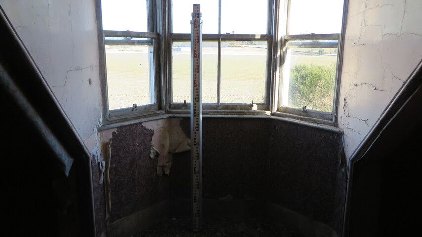EHG5195_Little Budgate Middle bedroom Bay window.JPG
