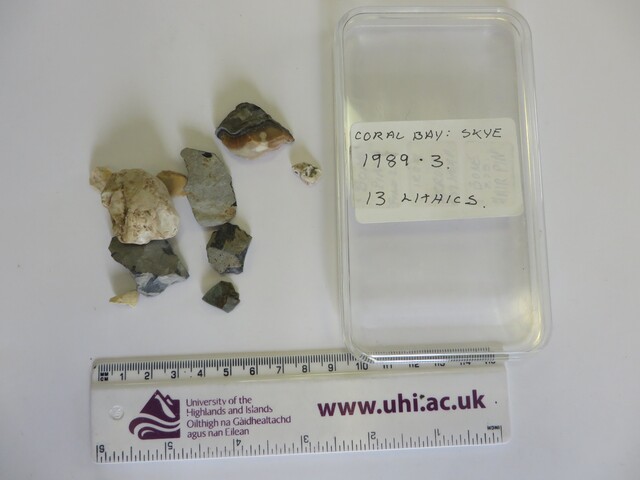 1989.2_Coral Bay lithics.jpg