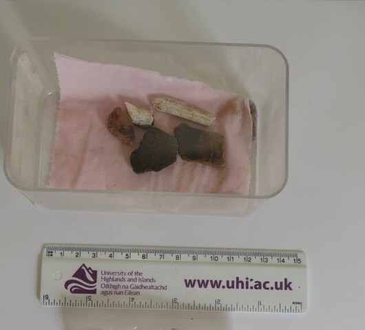1990.10_Tungadale sherds.jpg